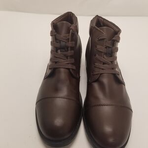 Unlisted by Kenneth Cole Break Cover Men Sz 9.5M Brown Cap Toe Ankle Boot Chukka